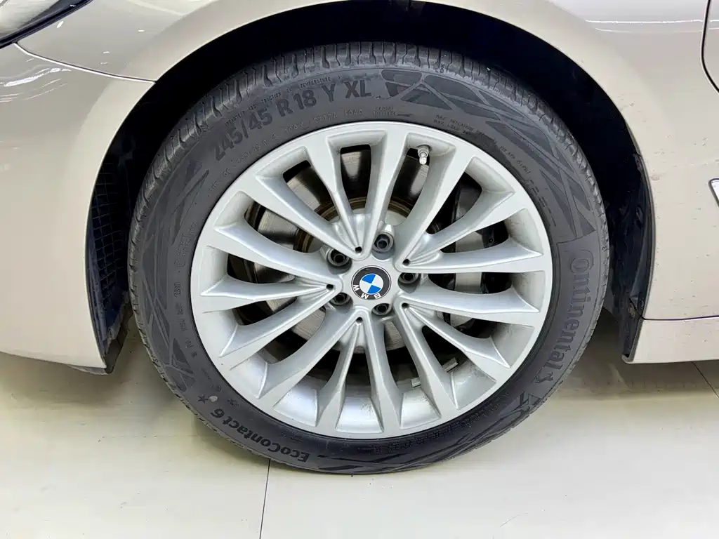 BMW 5 Series New Energy 2021 — фото 10