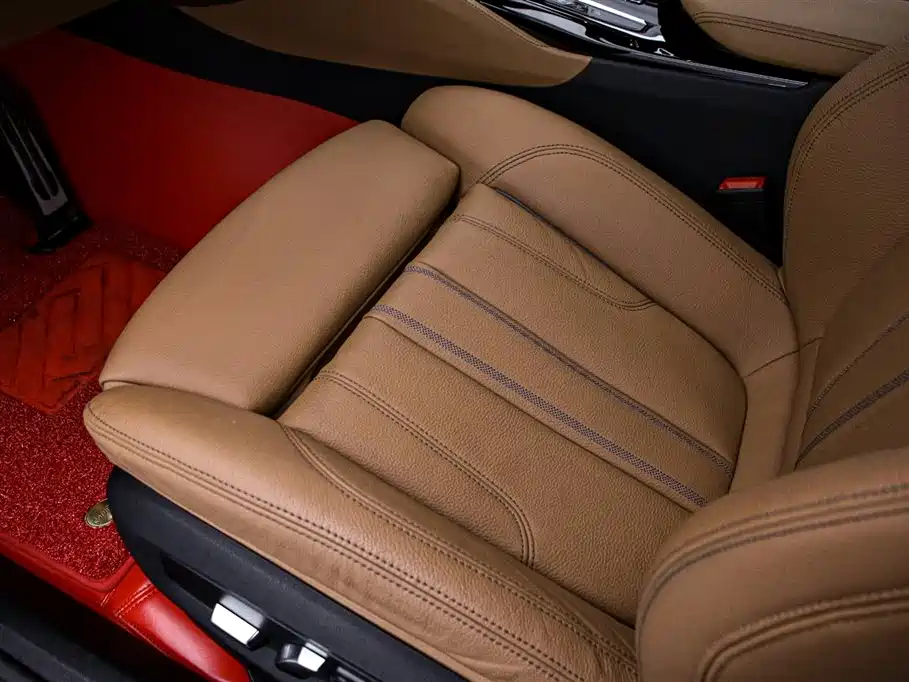 BMW 6 Series GT 2024 — фото 13