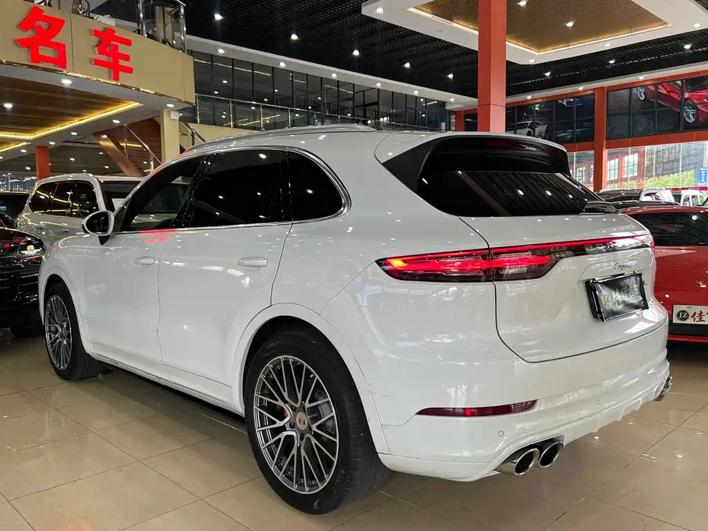 Porsche Cayenne 2018 — фото 6