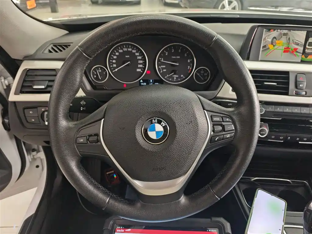 BMW 3 Series GT 2017 — фото 11