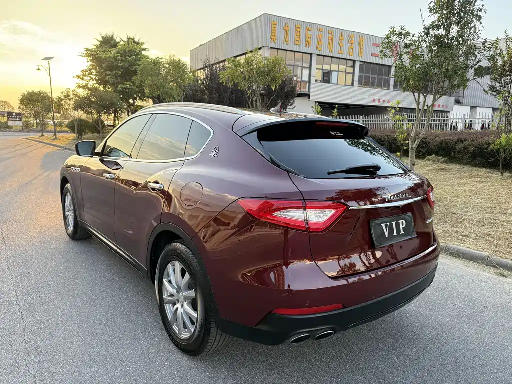 Maserati Levante 2017 — фото 9