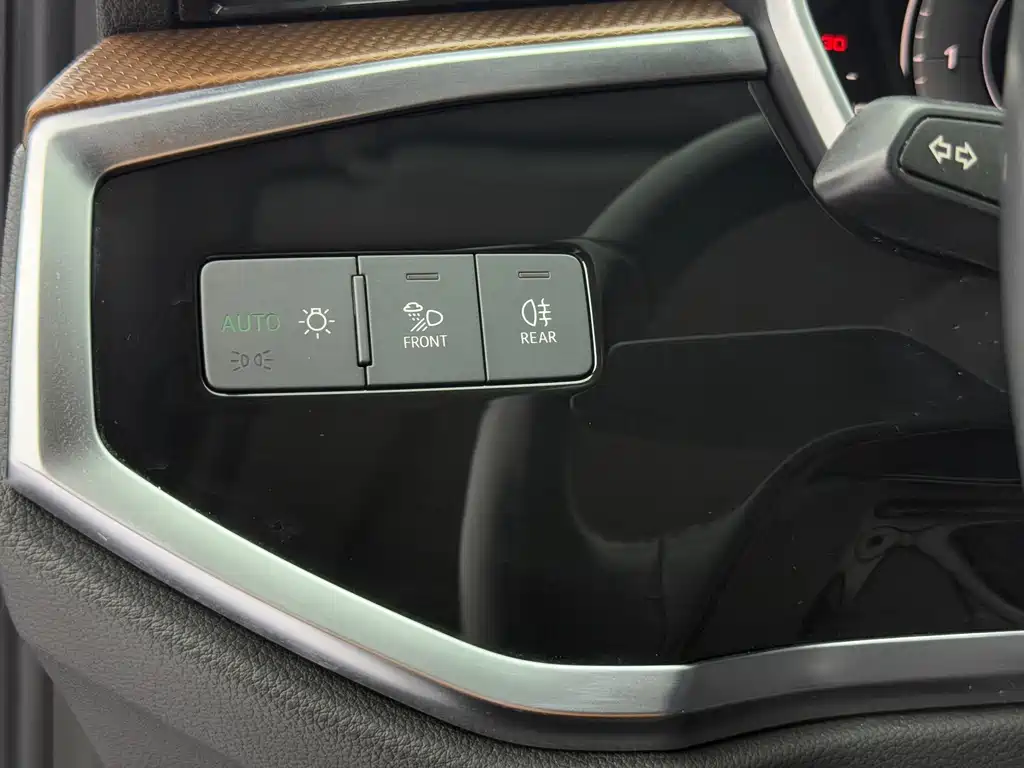 Audi Q3 2021 — фото 17