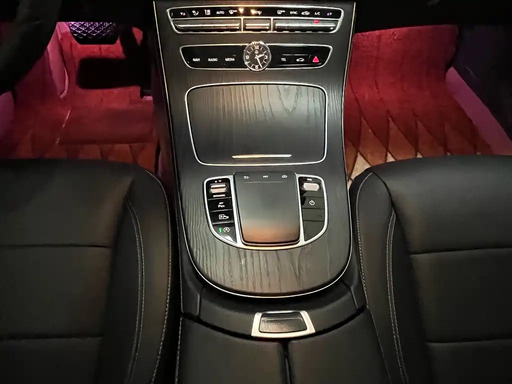 Mercedes-Benz E-Class 2020 — фото 9