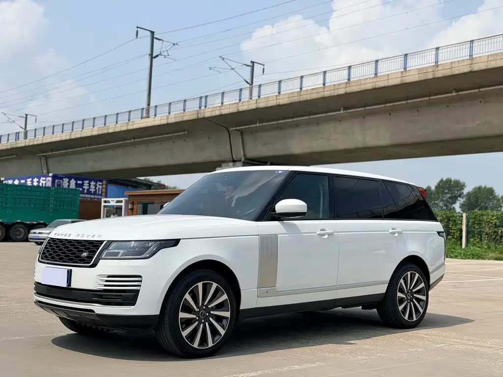 Land Rover Range Rover 2018 — фото 1