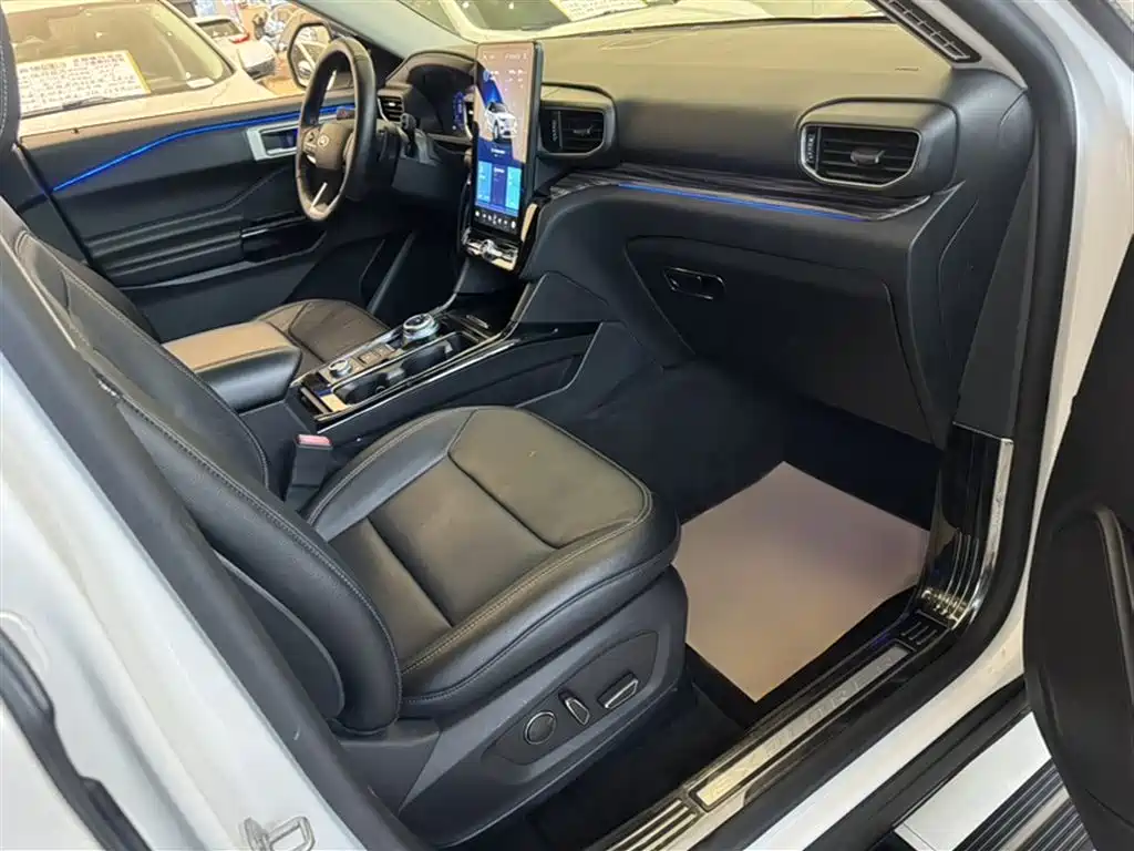Ford Explorer 2021 — фото 18