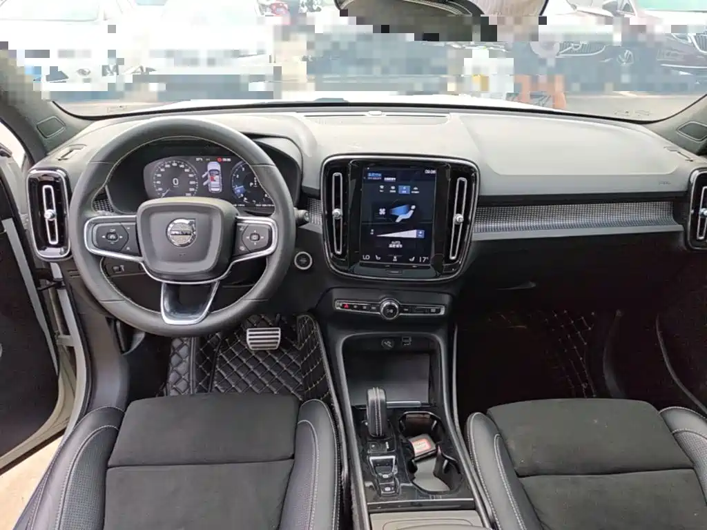 Volvo XC40 2021 — фото 10