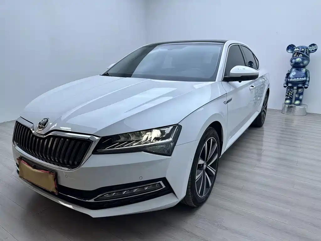 Skoda Superb 2022 — фото 1