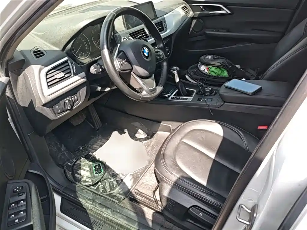 BMW 1 Series 2017 — фото 15