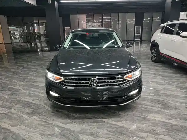Volkswagen Magotan 2025
