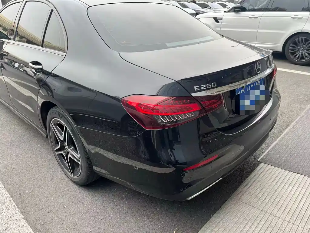 Mercedes-Benz E-Class 2022