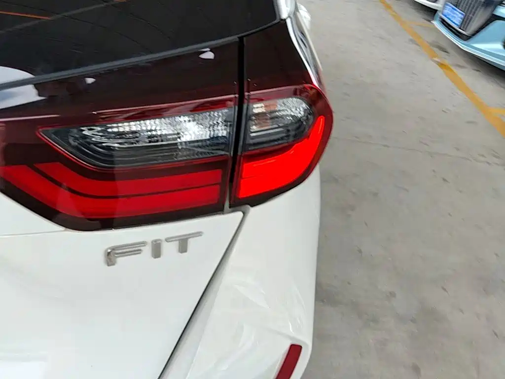 Honda Fit 2023 — фото 8
