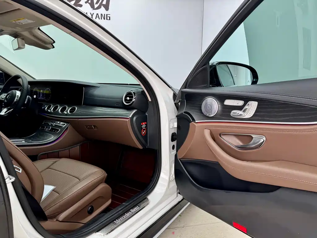 Mercedes-Benz E-Class 2020 — фото 15