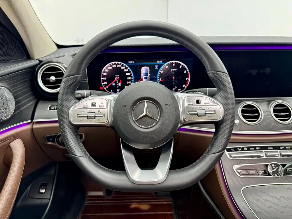 Mercedes-Benz E-Class 2020 — фото 18