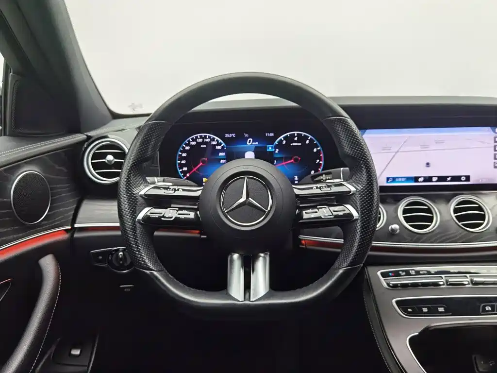 Mercedes-Benz E-Class 2022 — фото 11