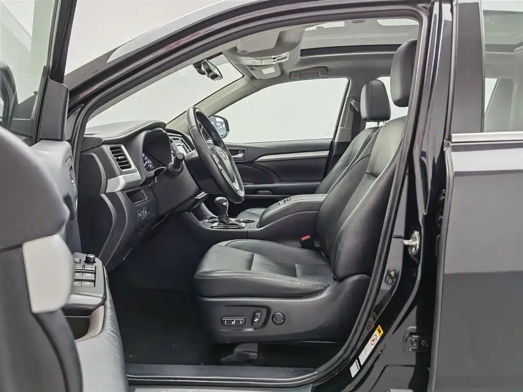 Toyota Highlander 2017 — фото 10