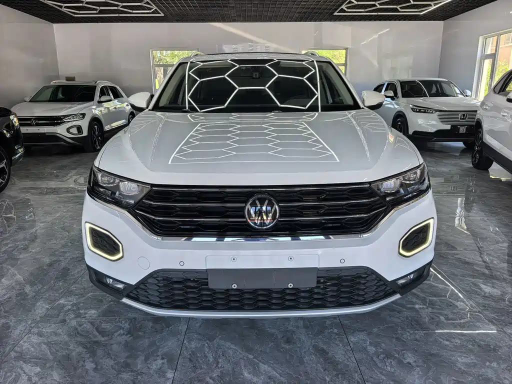 Volkswagen T-Roc 2022 — фото 1
