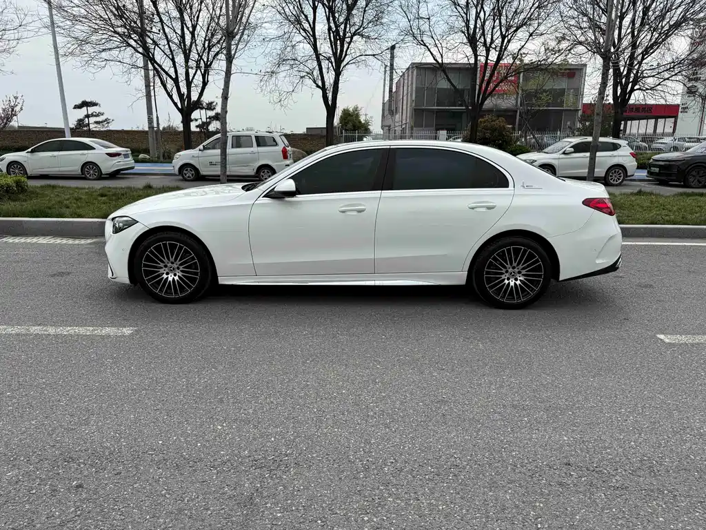 Mercedes-Benz C-Class 2023 — фото 15