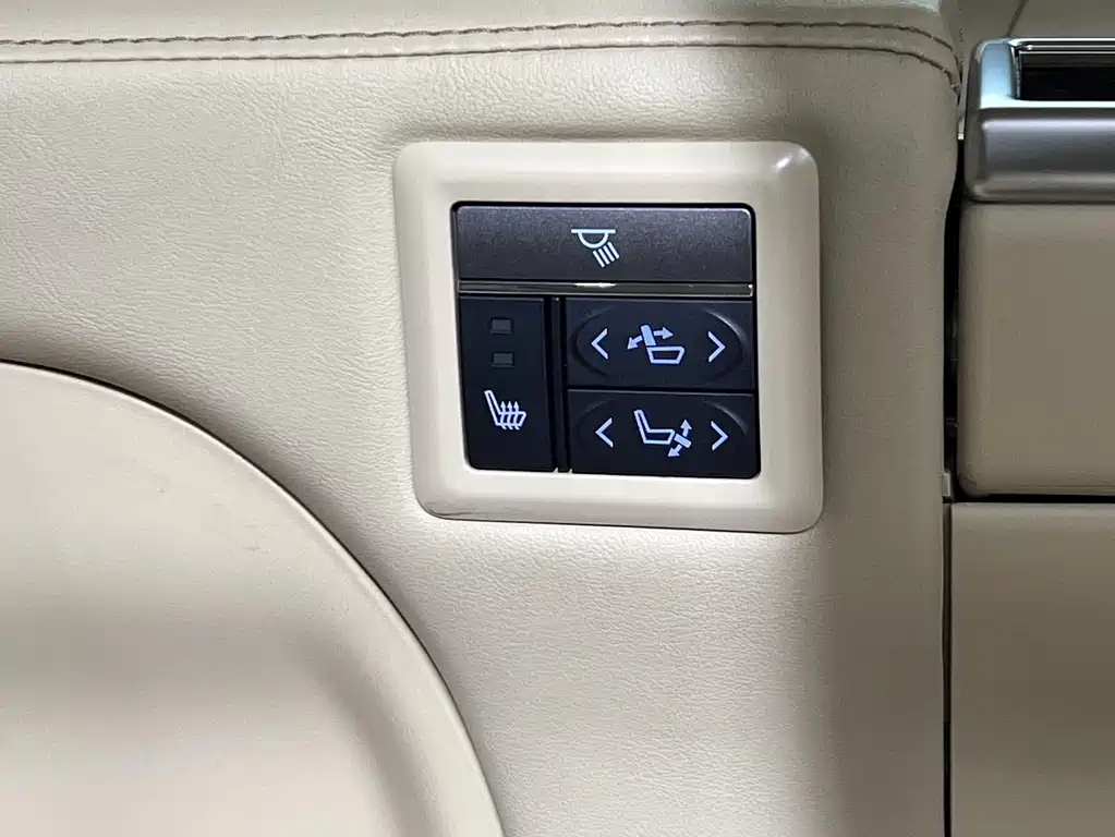 Toyota Alphard 2020 — фото 12