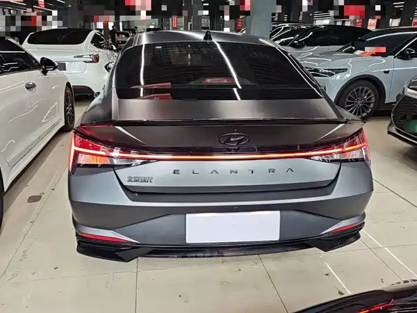 Hyundai Elantra 2023