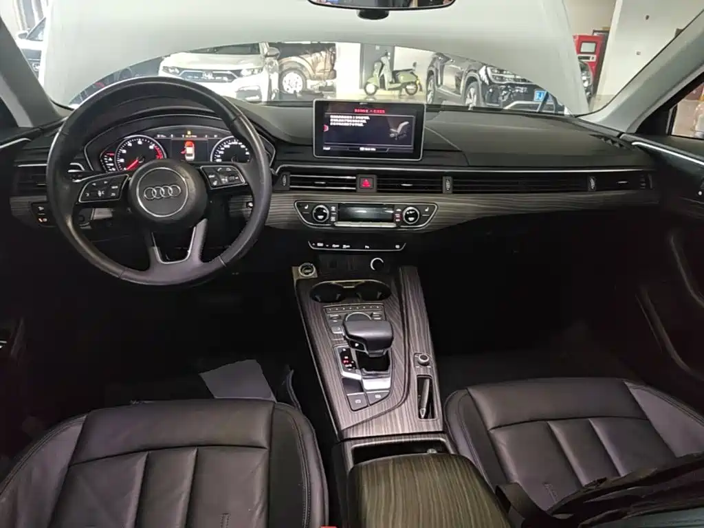Audi A4L 2017
