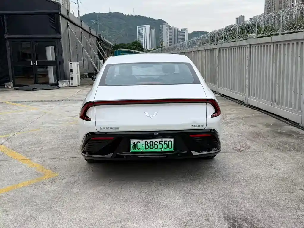 Wuling Starlight 2024