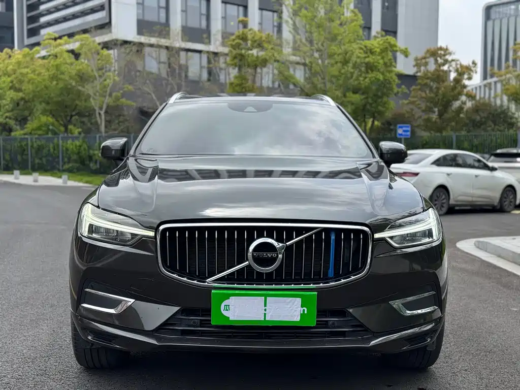 Volvo XC60 2021 — фото 2