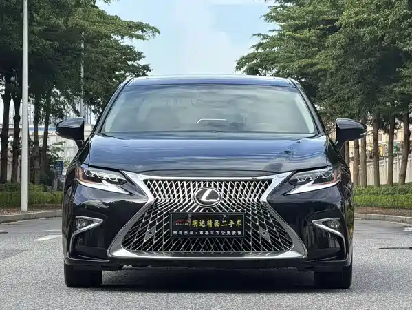 Lexus ES 2017