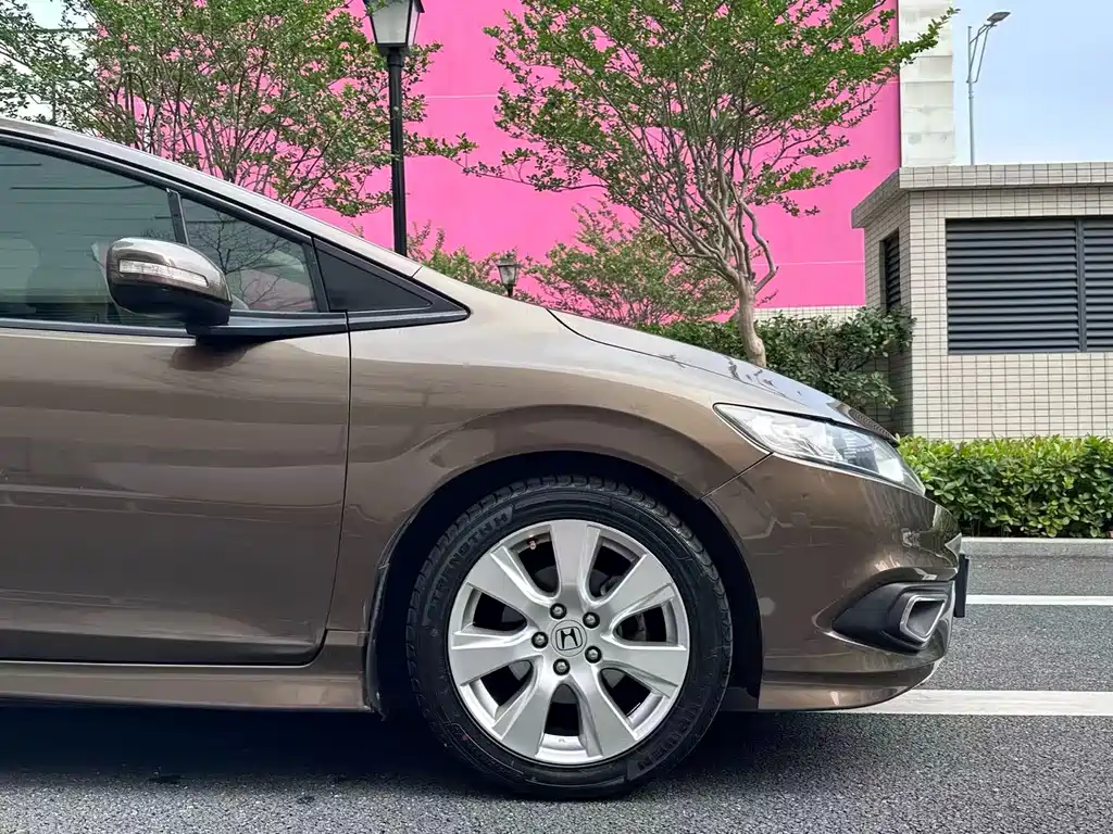 Honda Jade 2015 — фото 9
