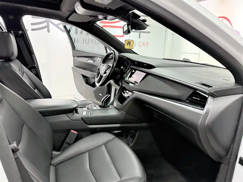 Cadillac XT5 2021 — фото 17
