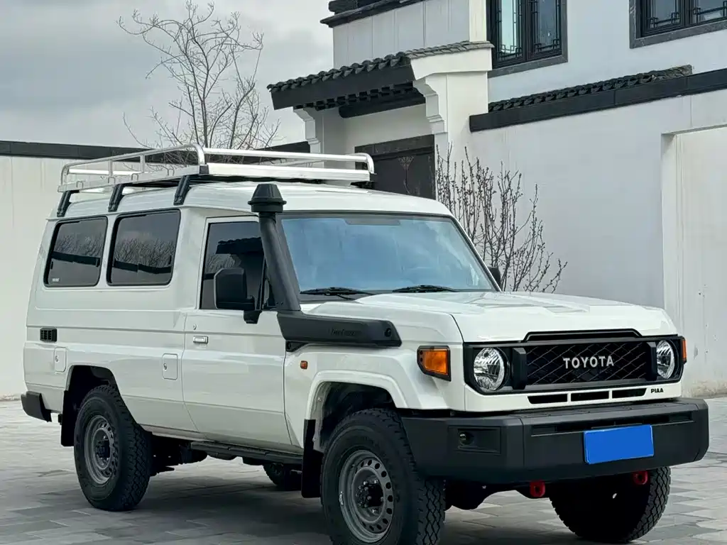 Toyota Land Cruiser 2025 — фото 1