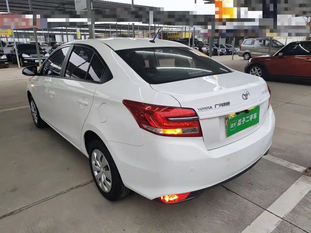 Toyota Yaris L 2021 — фото 23