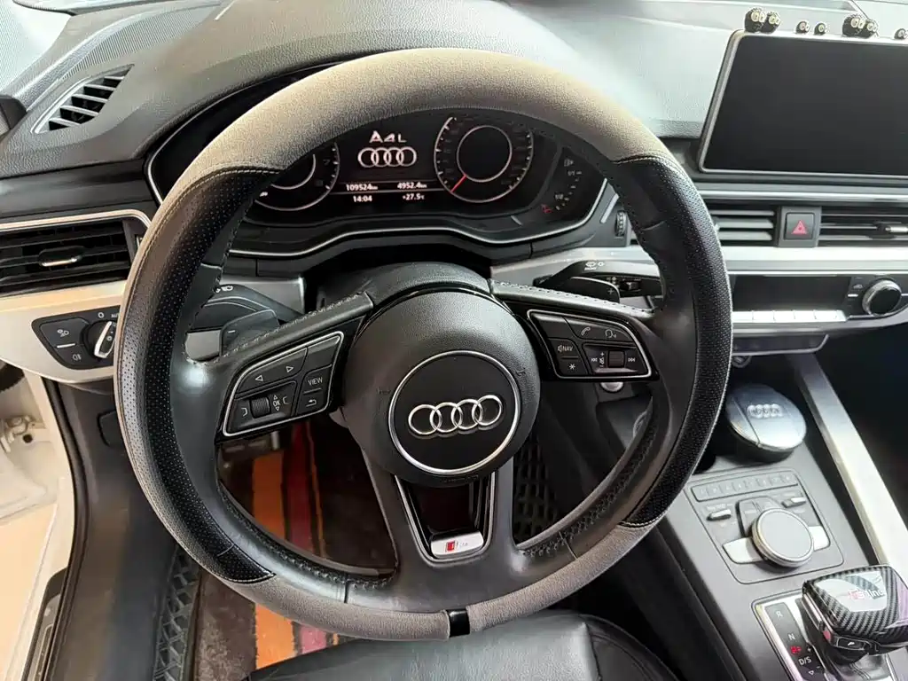 Audi A4L 2019 — фото 10