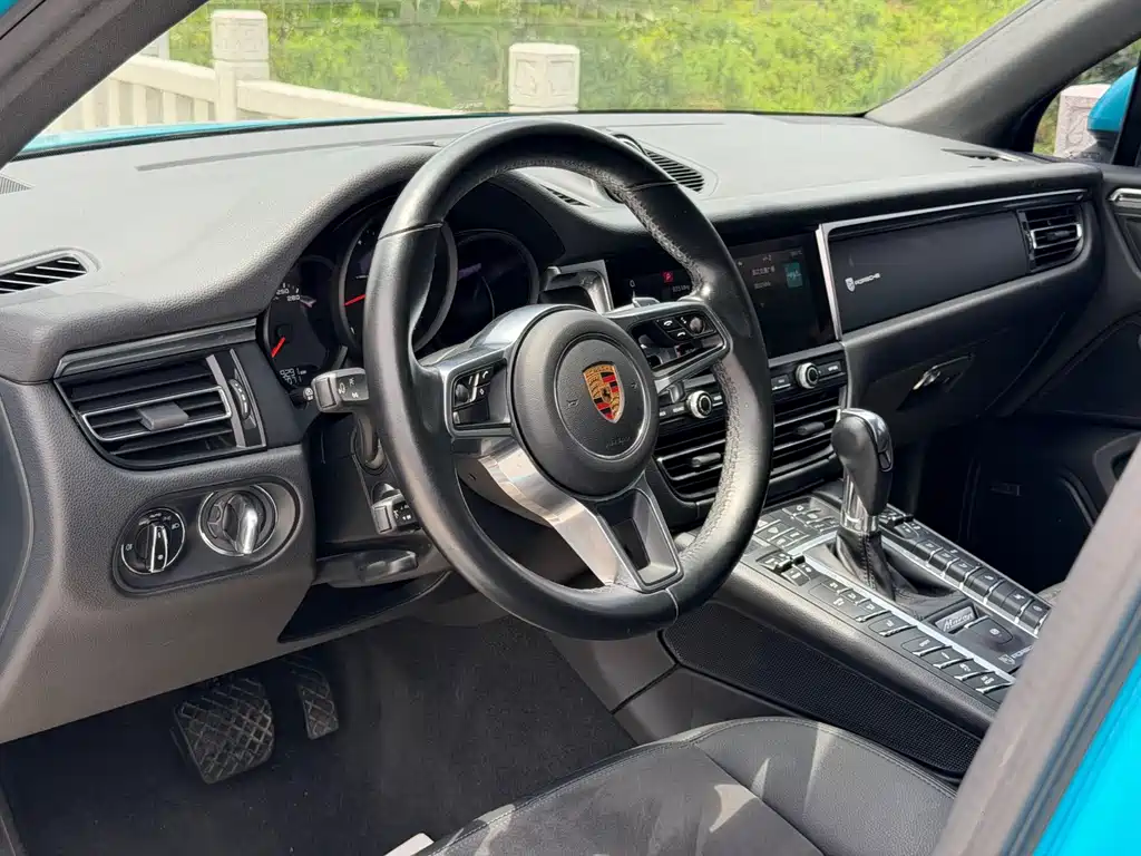Porsche Macan 2020 — фото 12