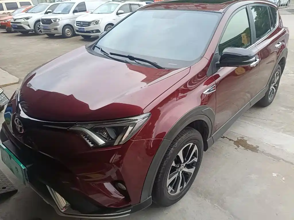 Toyota RAV4 2018 — фото 1