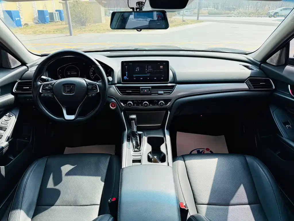Honda Accord 2021 — фото 10