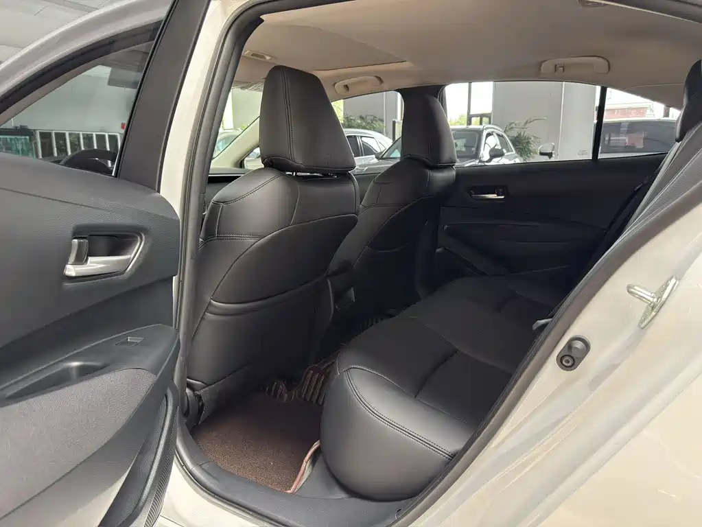 Toyota Corolla 2022 — фото 10