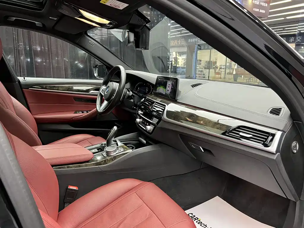 BMW 5 Series 2020 — фото 14