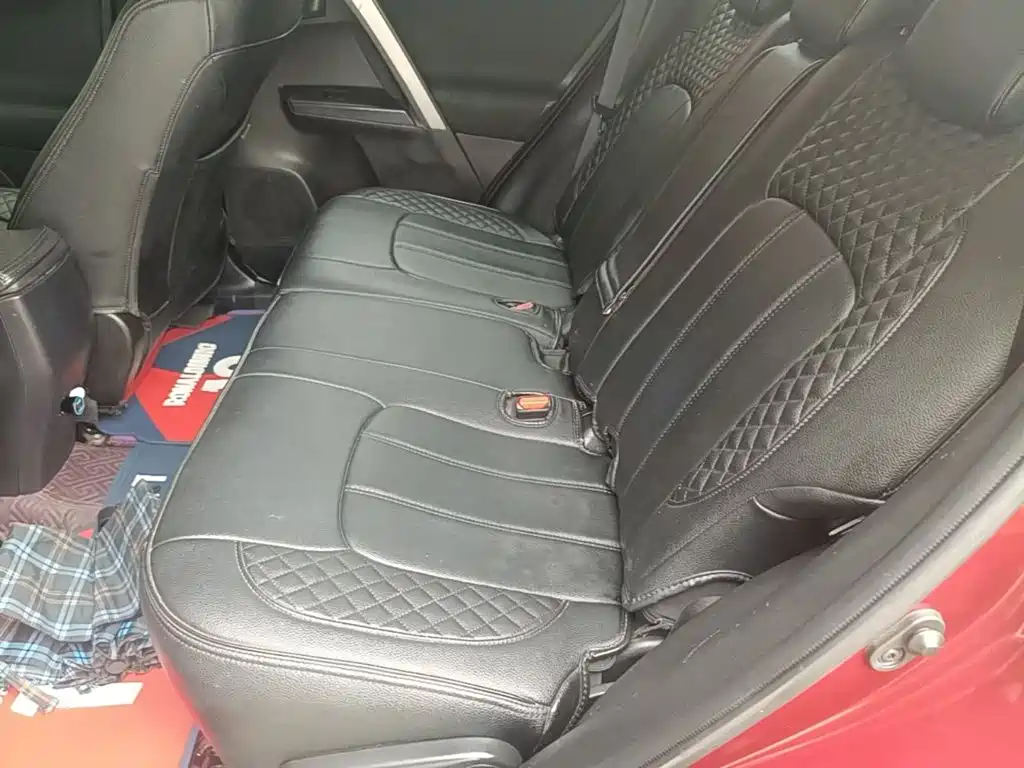 Toyota RAV4 2018 — фото 17