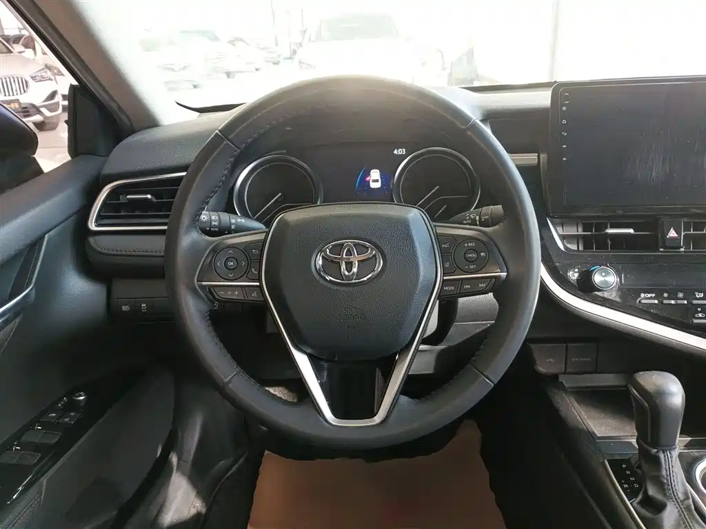 Toyota Camry 2022 — фото 11
