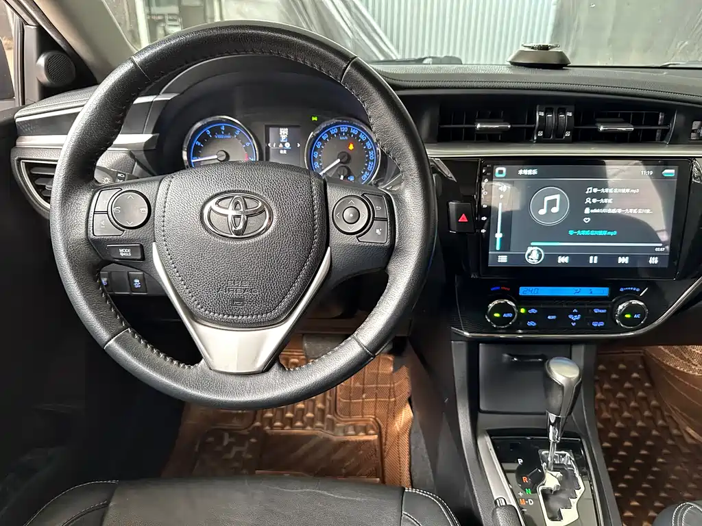 Toyota Corolla 2014 — фото 10