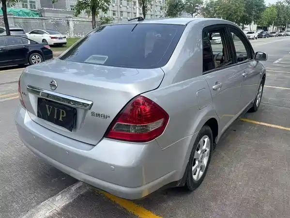 Nissan Tiida 2007