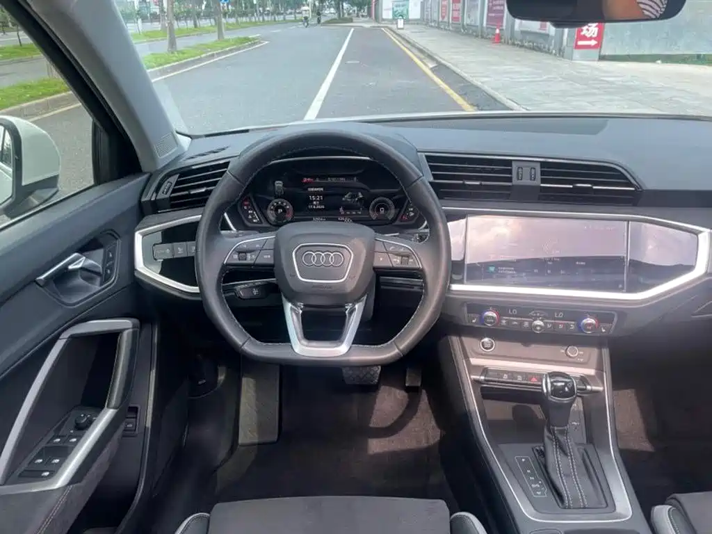 Audi Q3 2023 — фото 15