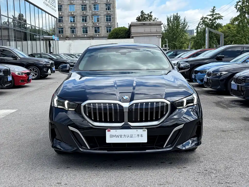 BMW 5 Series 2025