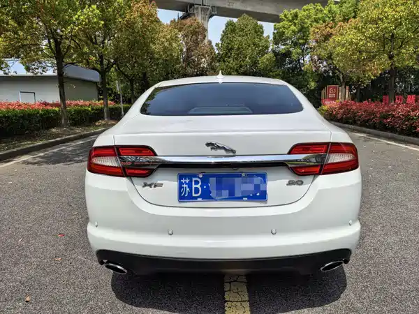 Jaguar XF 2013