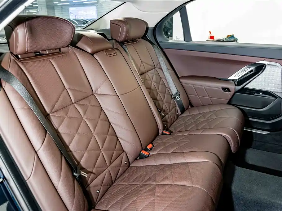 BMW 7 Series 2025 — фото 24
