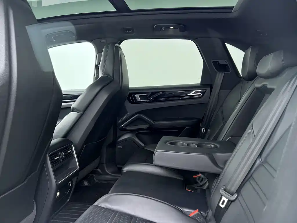 Porsche Cayenne 2020 — фото 12