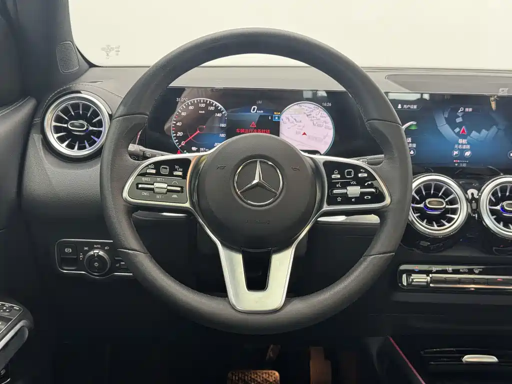 Mercedes-Benz EQB 2023 — фото 16