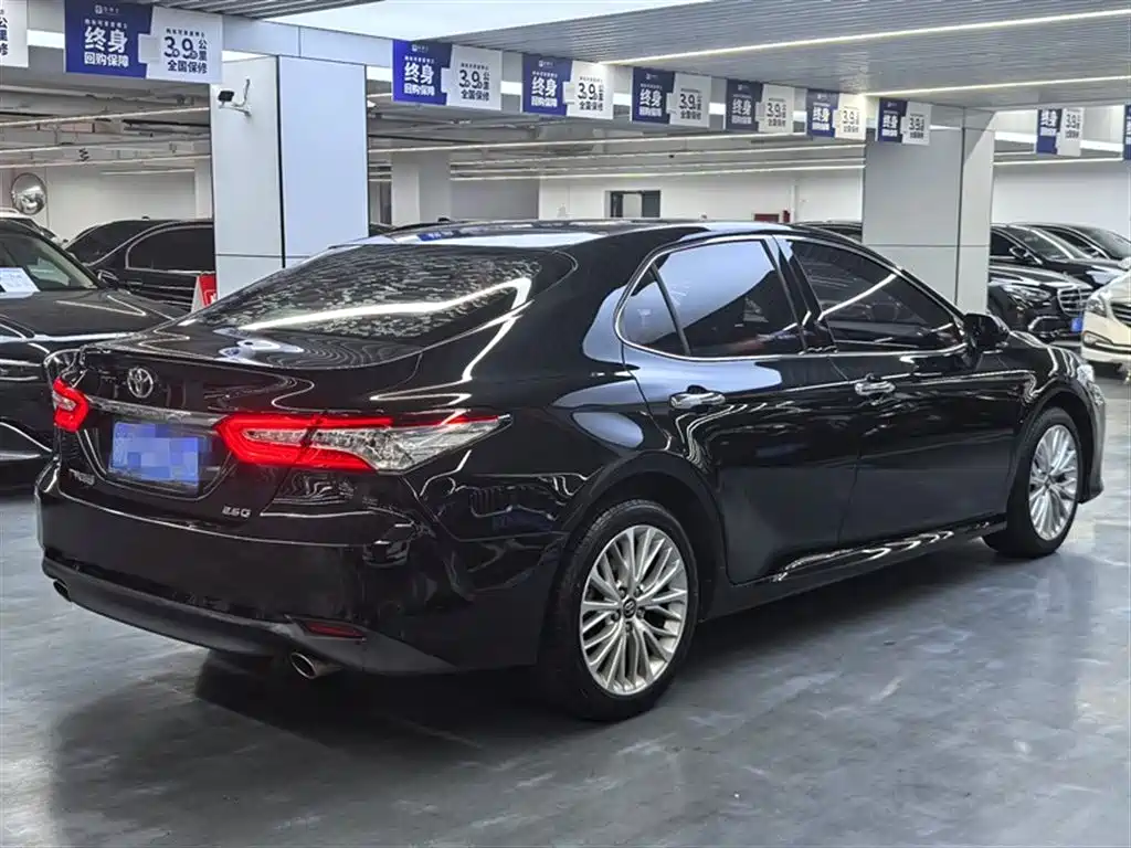 Toyota Camry 2020 — фото 18