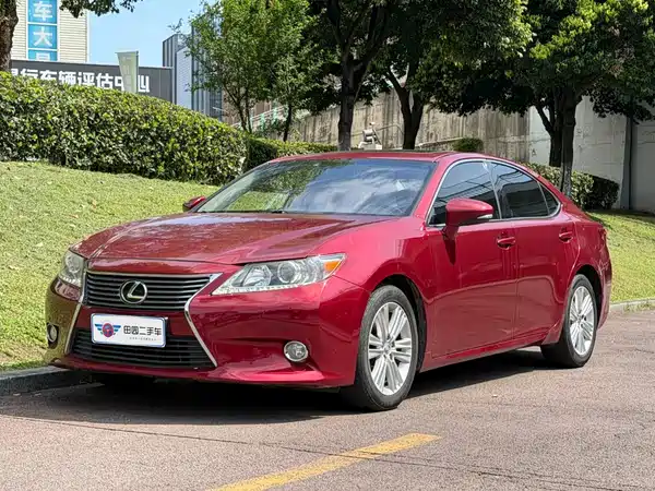 Lexus ES 2013