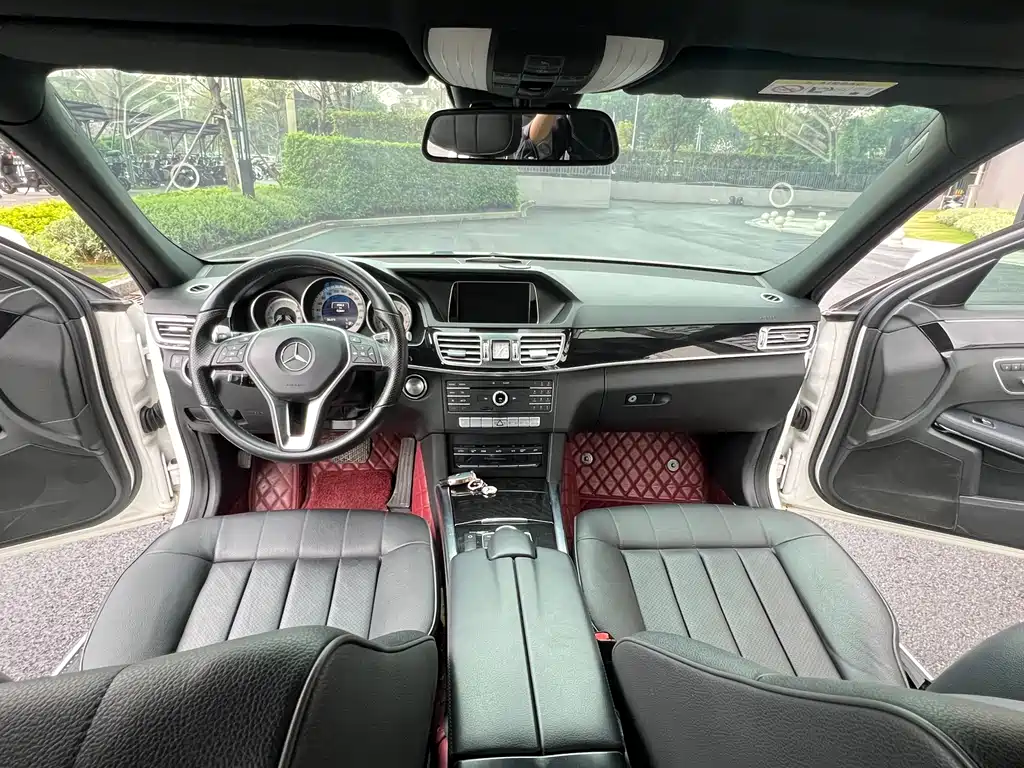Mercedes-Benz E-Class 2016 — фото 12